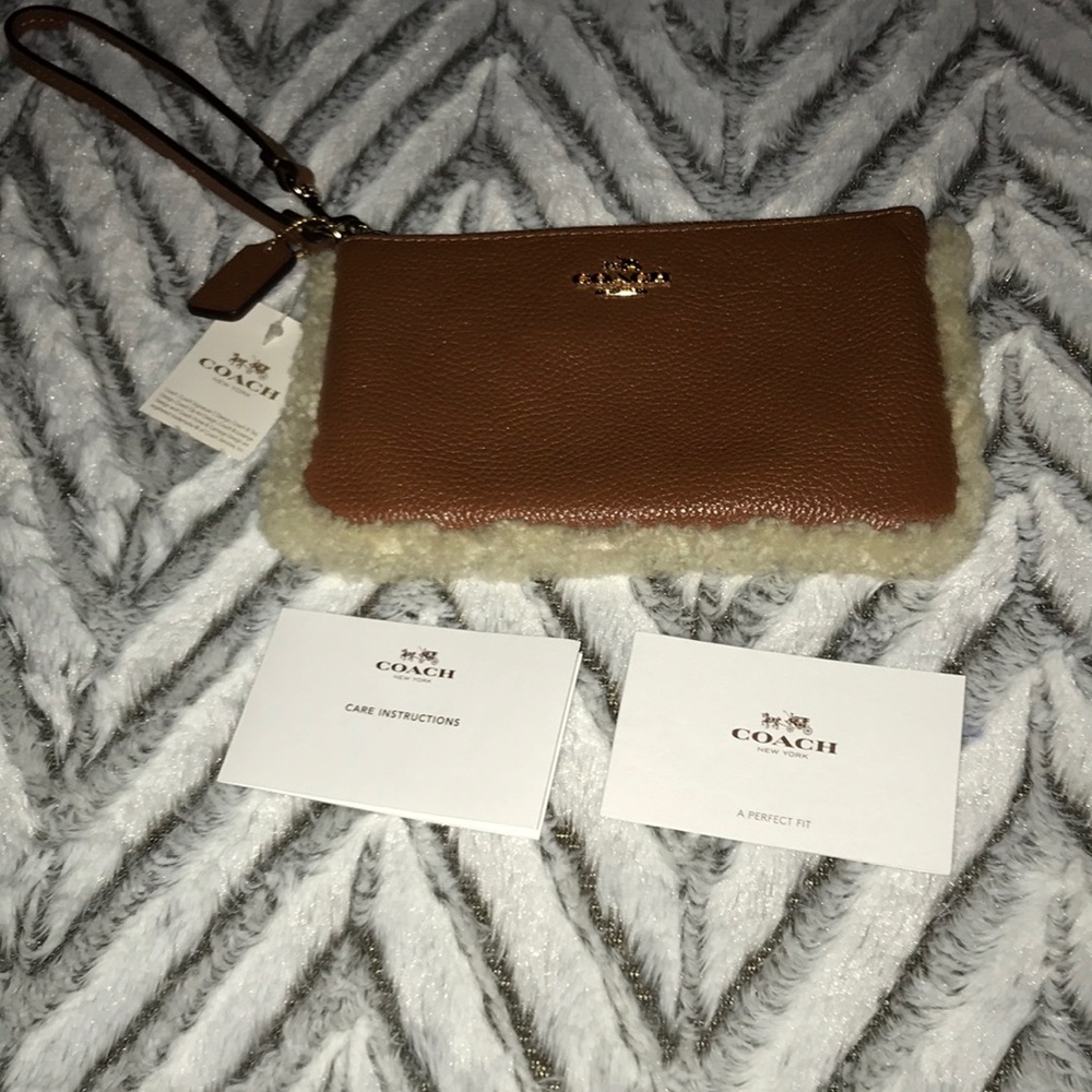 Coach Wristlet - Picture 3 of 4